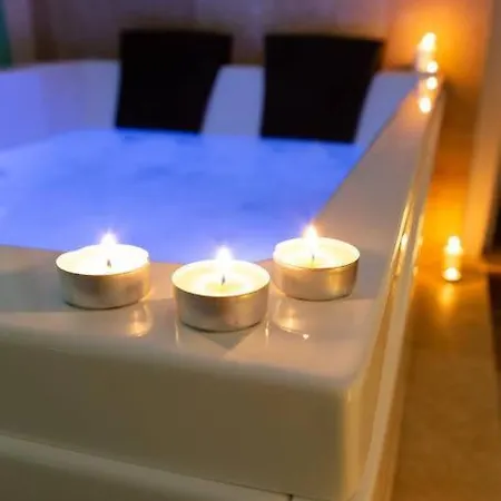 Appartement Lovely & Cosy - Balneo Au Coeur Des Canaux